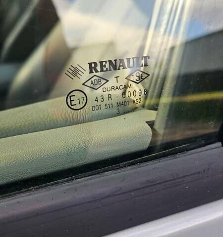 Серый Рено Меган, объемом двигателя 1.6 л и пробегом 155 тыс. км за 4400 $, фото 16 на Automoto.ua