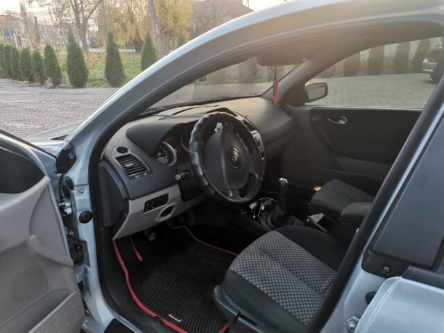 Серый Рено Меган, объемом двигателя 1.5 л и пробегом 350 тыс. км за 5000 $, фото 1 на Automoto.ua