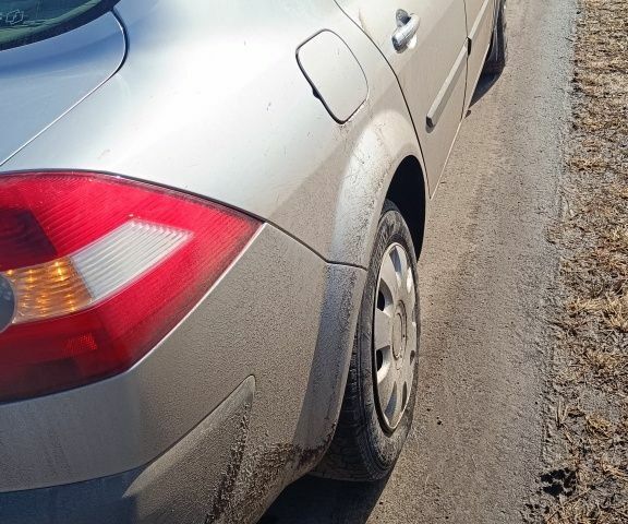 Серый Рено Меган, объемом двигателя 1.6 л и пробегом 200 тыс. км за 3700 $, фото 3 на Automoto.ua