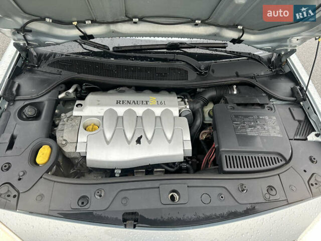 Серый Рено Меган, объемом двигателя 1.6 л и пробегом 208 тыс. км за 4999 $, фото 23 на Automoto.ua