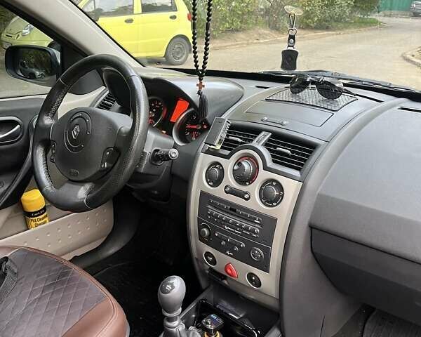 Рено Меган 2004 в Одессе на Automoto.ua Серый Рено Меган, объемом двигателя 1.87 л и пробегом 196 тыс. км за 4800 $, фото 6 на Automoto.ua