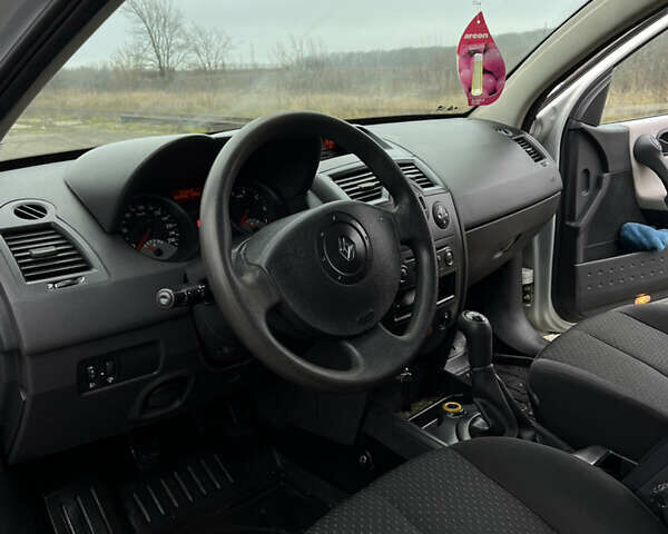 Сірий Рено Меган, об'ємом двигуна 1.6 л та пробігом 240 тис. км за 3950 $, фото 7 на Automoto.ua