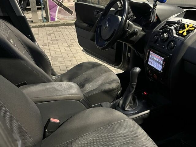 Серый Рено Меган, объемом двигателя 1.4 л и пробегом 220 тыс. км за 3900 $, фото 6 на Automoto.ua