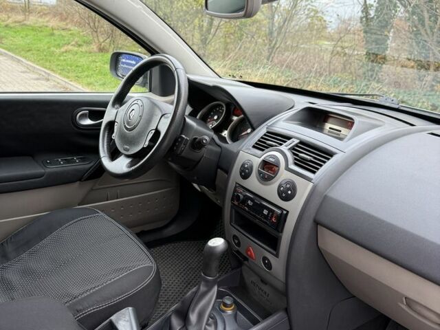 Серый Рено Меган, объемом двигателя 1.6 л и пробегом 340 тыс. км за 3500 $, фото 8 на Automoto.ua