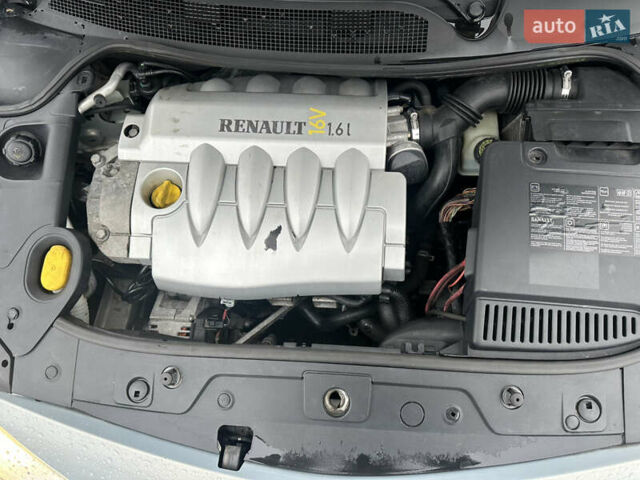 Серый Рено Меган, объемом двигателя 1.6 л и пробегом 208 тыс. км за 4999 $, фото 22 на Automoto.ua