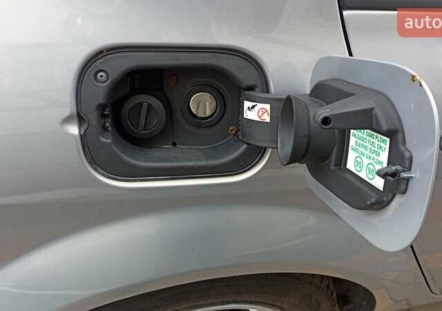 Серый Рено Меган, объемом двигателя 1.6 л и пробегом 243 тыс. км за 4700 $, фото 31 на Automoto.ua