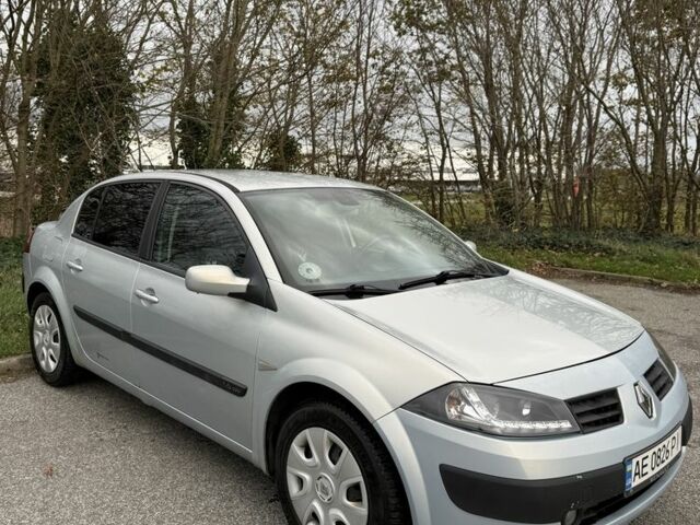 Серый Рено Меган, объемом двигателя 1.6 л и пробегом 340 тыс. км за 3500 $, фото 6 на Automoto.ua