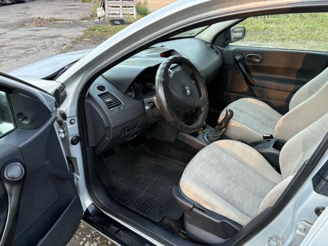 Серый Рено Меган, объемом двигателя 1.4 л и пробегом 350 тыс. км за 3900 $, фото 11 на Automoto.ua