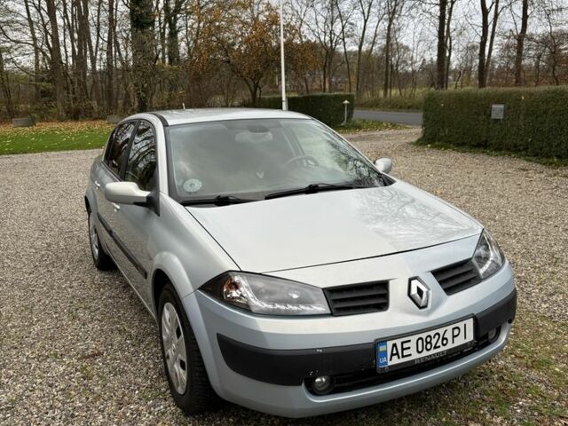 Серый Рено Меган, объемом двигателя 1.6 л и пробегом 340 тыс. км за 3500 $, фото 2 на Automoto.ua