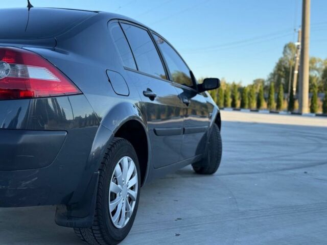 Сірий Рено Меган, об'ємом двигуна 1.6 л та пробігом 230 тис. км за 3200 $, фото 4 на Automoto.ua