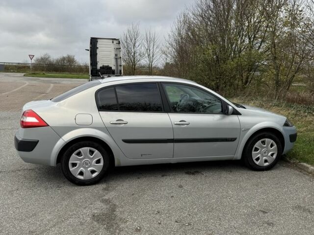 Серый Рено Меган, объемом двигателя 1.6 л и пробегом 340 тыс. км за 3500 $, фото 14 на Automoto.ua