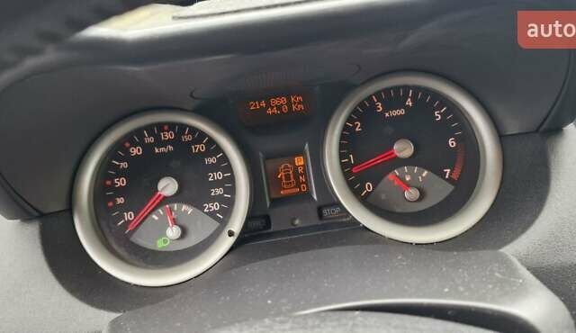 Сірий Рено Меган, об'ємом двигуна 2 л та пробігом 224 тис. км за 5300 $, фото 10 на Automoto.ua