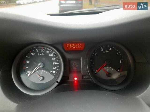 Серый Рено Меган, объемом двигателя 1.6 л и пробегом 311 тыс. км за 3800 $, фото 6 на Automoto.ua