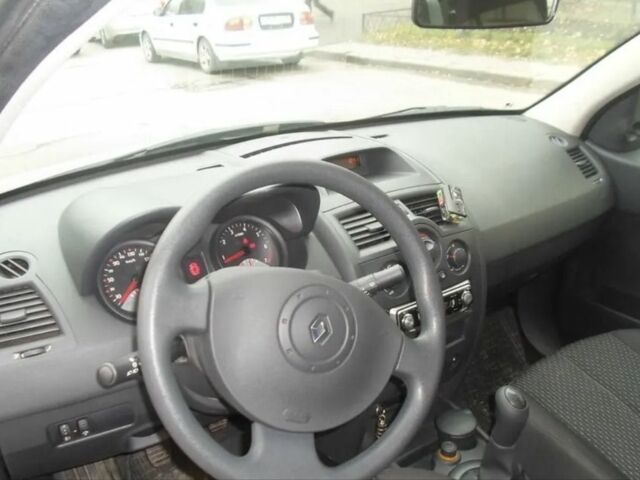 Серый Рено Меган, объемом двигателя 1.6 л и пробегом 220 тыс. км за 1900 $, фото 1 на Automoto.ua