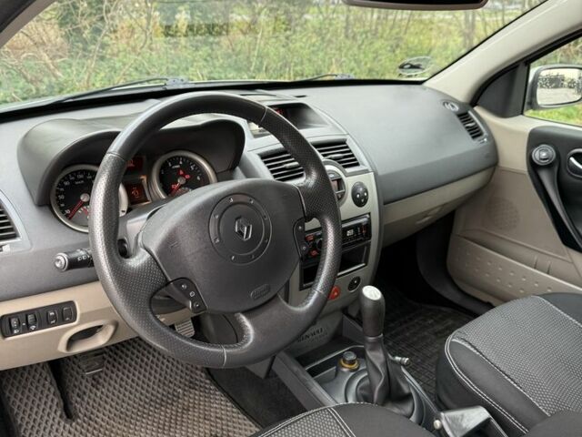 Серый Рено Меган, объемом двигателя 1.6 л и пробегом 340 тыс. км за 3500 $, фото 9 на Automoto.ua