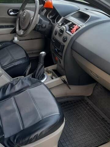 Серый Рено Меган, объемом двигателя 1.6 л и пробегом 363 тыс. км за 3700 $, фото 3 на Automoto.ua