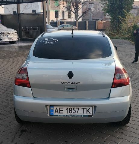 Серый Рено Меган, объемом двигателя 1.5 л и пробегом 350 тыс. км за 5000 $, фото 4 на Automoto.ua