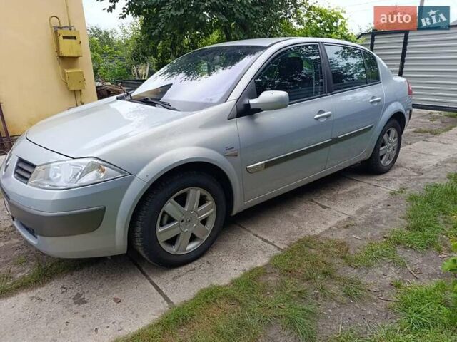 Серый Рено Меган, объемом двигателя 2 л и пробегом 214 тыс. км за 4718 $, фото 4 на Automoto.ua
