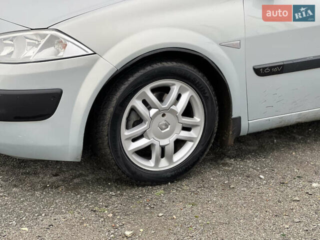 Сірий Рено Меган, об'ємом двигуна 1.6 л та пробігом 240 тис. км за 3950 $, фото 6 на Automoto.ua