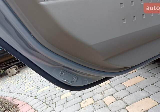 Серый Рено Меган, объемом двигателя 1.6 л и пробегом 243 тыс. км за 4700 $, фото 19 на Automoto.ua