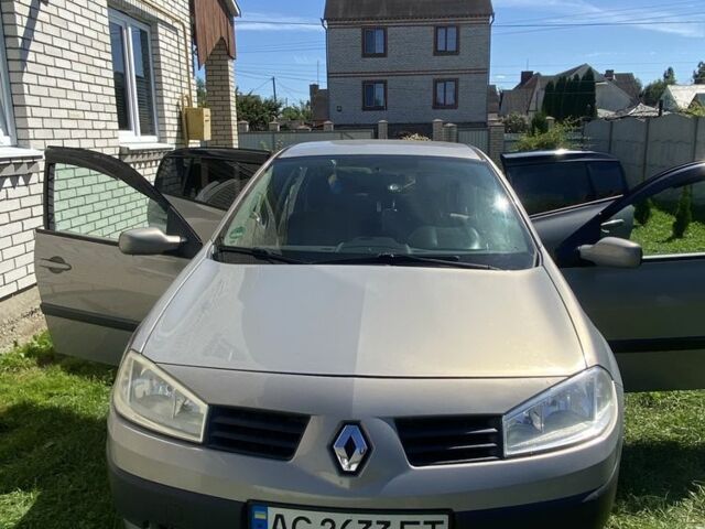 Серый Рено Меган, объемом двигателя 1.6 л и пробегом 206 тыс. км за 5000 $, фото 1 на Automoto.ua