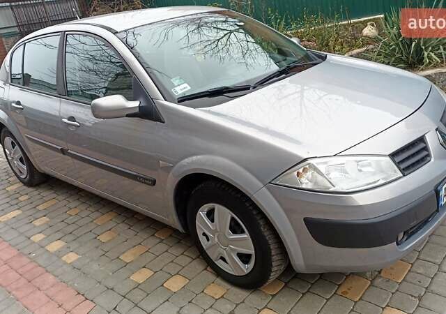 Серый Рено Меган, объемом двигателя 1.6 л и пробегом 243 тыс. км за 4700 $, фото 1 на Automoto.ua