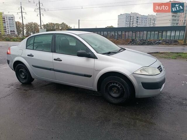 Рено Меган 2004 в Полтаве на Automoto.ua Серый Рено Меган, объемом двигателя 1.6 л и пробегом 297 тыс. км за 3800 $, фото 9 на Automoto.ua