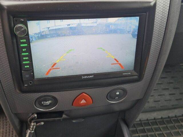 Сірий Рено Меган, об'ємом двигуна 2 л та пробігом 224 тис. км за 5300 $, фото 3 на Automoto.ua