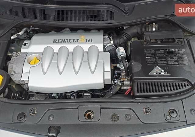 Серый Рено Меган, объемом двигателя 1.6 л и пробегом 243 тыс. км за 4700 $, фото 37 на Automoto.ua