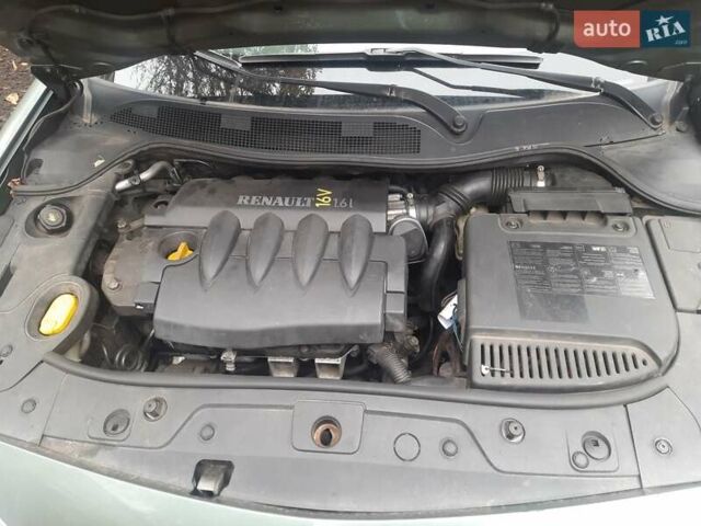 Серый Рено Меган, объемом двигателя 1.6 л и пробегом 311 тыс. км за 3800 $, фото 4 на Automoto.ua