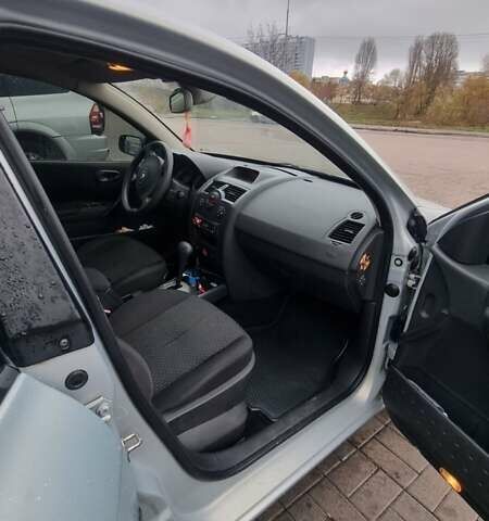 Серый Рено Меган, объемом двигателя 1.6 л и пробегом 127 тыс. км за 4700 $, фото 7 на Automoto.ua