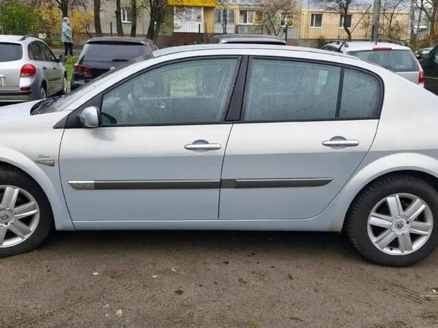 Серый Рено Меган, объемом двигателя 2 л и пробегом 220 тыс. км за 4999 $, фото 6 на Automoto.ua