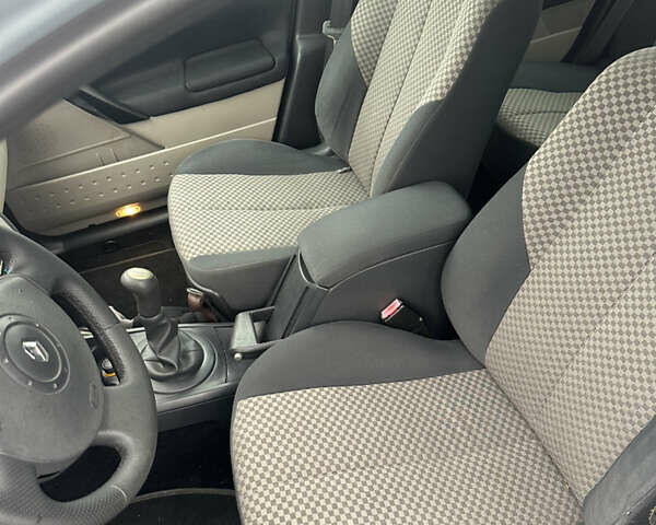 Серый Рено Меган, объемом двигателя 1.6 л и пробегом 208 тыс. км за 4999 $, фото 14 на Automoto.ua