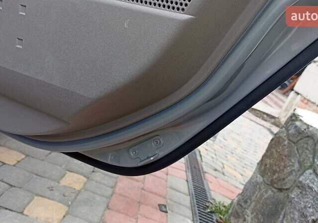 Серый Рено Меган, объемом двигателя 1.6 л и пробегом 243 тыс. км за 4700 $, фото 18 на Automoto.ua