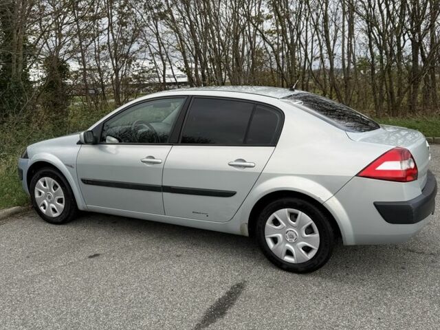 Серый Рено Меган, объемом двигателя 1.6 л и пробегом 340 тыс. км за 3500 $, фото 16 на Automoto.ua