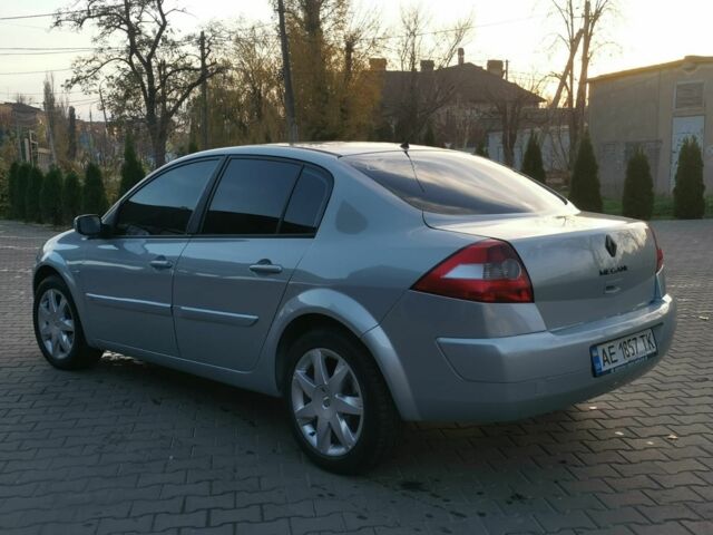 Серый Рено Меган, объемом двигателя 1.5 л и пробегом 350 тыс. км за 5000 $, фото 3 на Automoto.ua