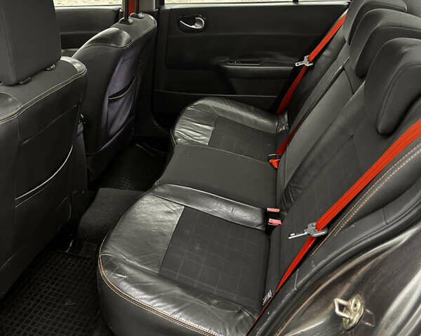 Серый Рено Меган, объемом двигателя 1.4 л и пробегом 217 тыс. км за 5300 $, фото 5 на Automoto.ua