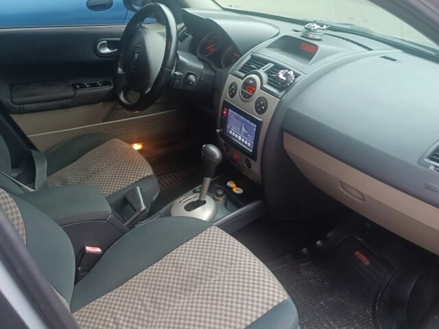 Серый Рено Меган, объемом двигателя 1.6 л и пробегом 232 тыс. км за 5500 $, фото 4 на Automoto.ua