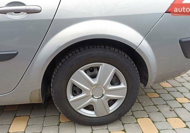 Серый Рено Меган, объемом двигателя 1.6 л и пробегом 243 тыс. км за 4700 $, фото 7 на Automoto.ua