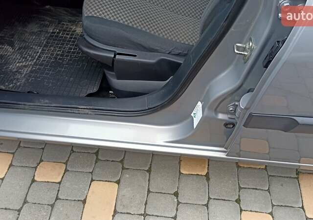 Серый Рено Меган, объемом двигателя 1.6 л и пробегом 243 тыс. км за 4700 $, фото 8 на Automoto.ua