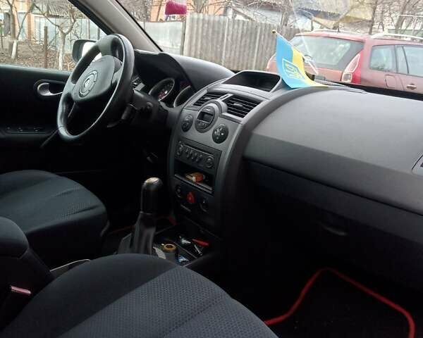 Серый Рено Меган, объемом двигателя 1.6 л и пробегом 205 тыс. км за 3700 $, фото 3 на Automoto.ua