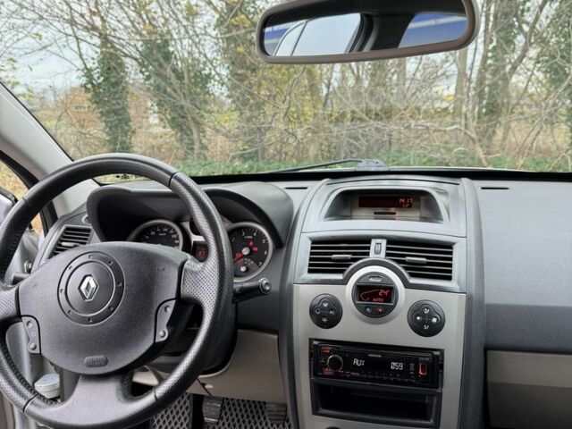 Серый Рено Меган, объемом двигателя 1.6 л и пробегом 340 тыс. км за 3500 $, фото 10 на Automoto.ua