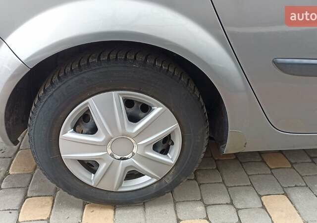 Серый Рено Меган, объемом двигателя 1.6 л и пробегом 243 тыс. км за 4700 $, фото 6 на Automoto.ua