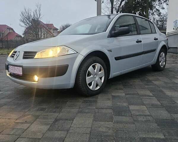 Серый Рено Меган, объемом двигателя 1.6 л и пробегом 238 тыс. км за 3500 $, фото 2 на Automoto.ua