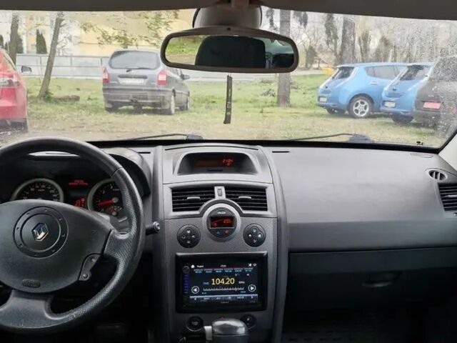 Серый Рено Меган, объемом двигателя 2 л и пробегом 220 тыс. км за 4999 $, фото 4 на Automoto.ua