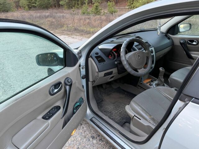 Сірий Рено Меган, об'ємом двигуна 1.4 л та пробігом 219 тис. км за 3850 $, фото 11 на Automoto.ua