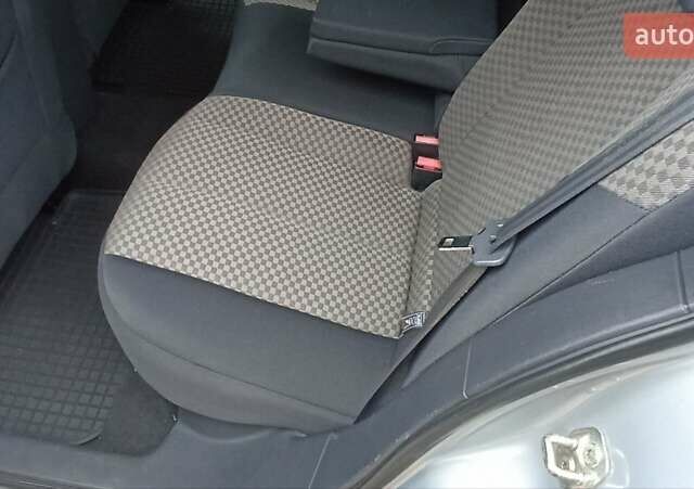 Серый Рено Меган, объемом двигателя 1.6 л и пробегом 243 тыс. км за 4700 $, фото 21 на Automoto.ua