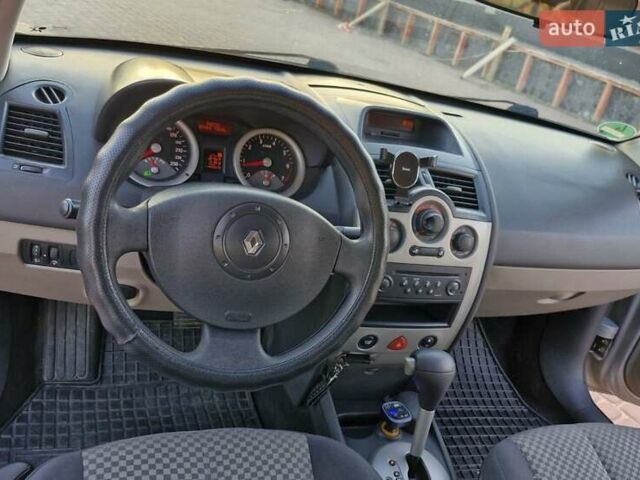 Сірий Рено Меган, об'ємом двигуна 1.6 л та пробігом 258 тис. км за 4550 $, фото 3 на Automoto.ua