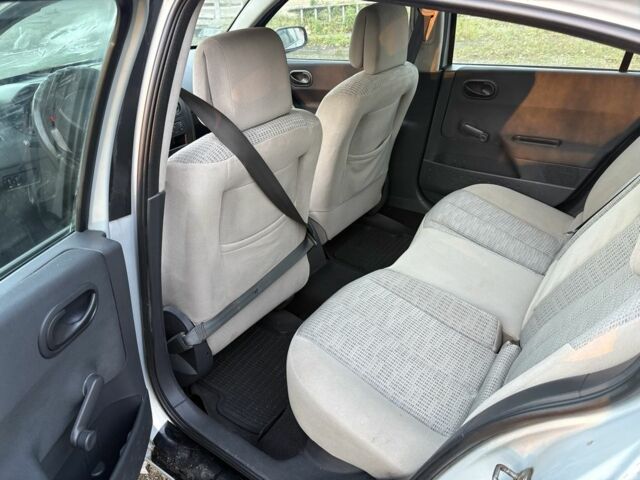 Серый Рено Меган, объемом двигателя 1.4 л и пробегом 350 тыс. км за 3900 $, фото 13 на Automoto.ua