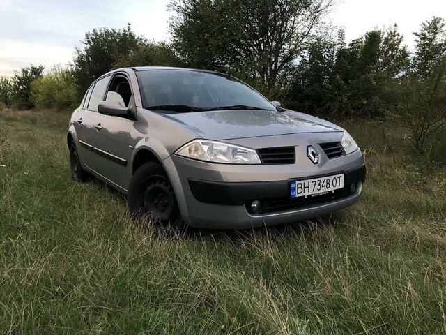 Серый Рено Меган, объемом двигателя 1.6 л и пробегом 235 тыс. км за 5500 $, фото 1 на Automoto.ua